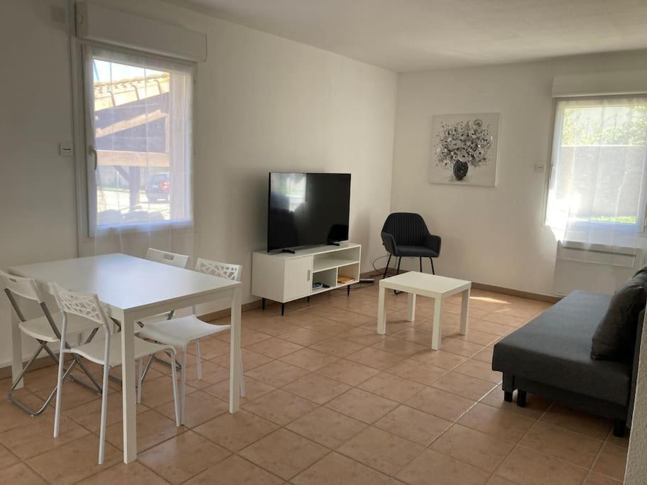 Appartement Tres Calme, Rdc, 800 M De La Cite Medievale Classee Au Patrimoine De L'Unesco 卡尔卡松 外观 照片